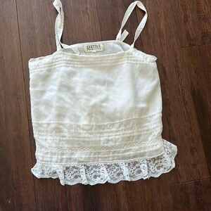 Textile Elizabeth and James white tank with lace trim